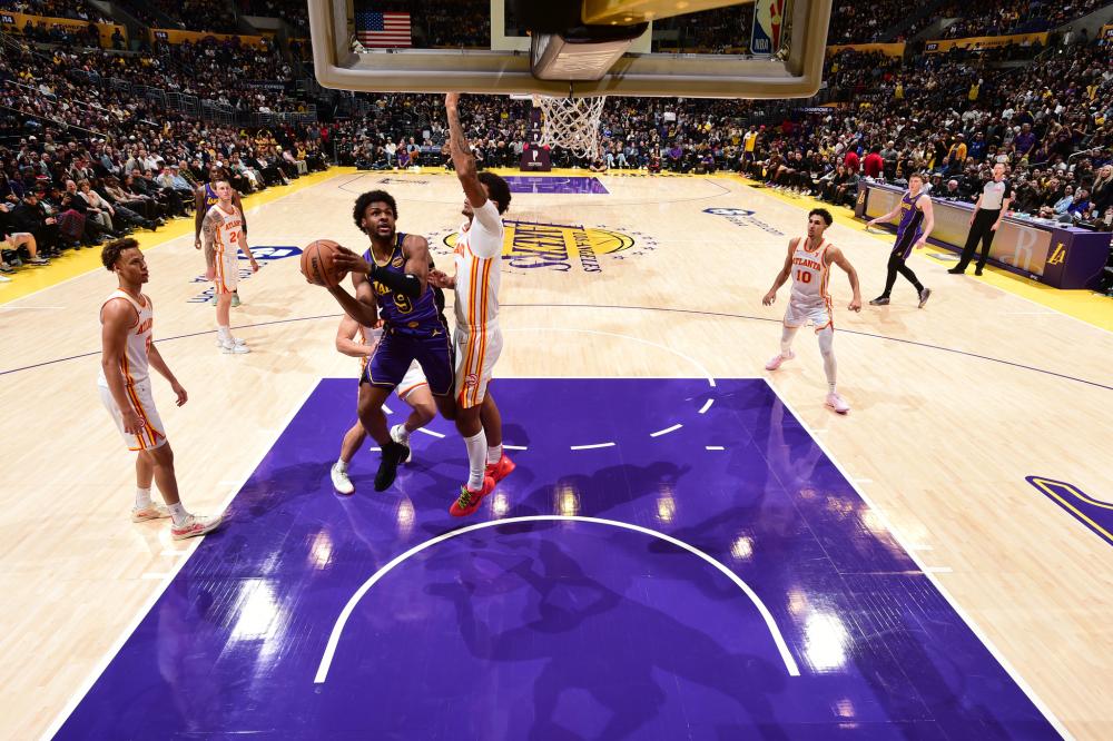 这一背景不 这一背景不