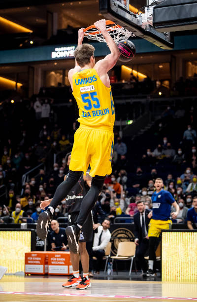 场对悠久且 场对悠久且