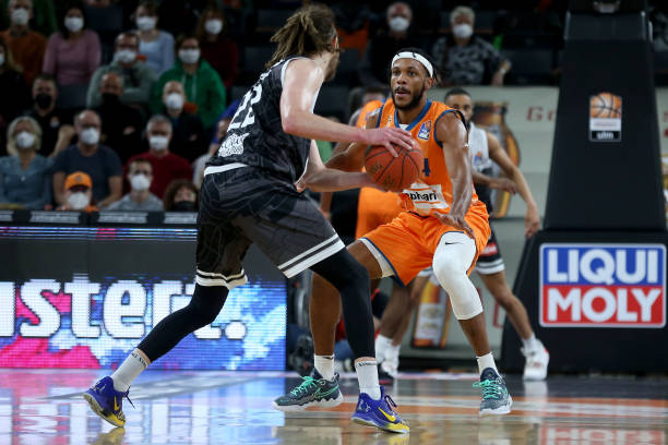 他选择了适 他选择了适