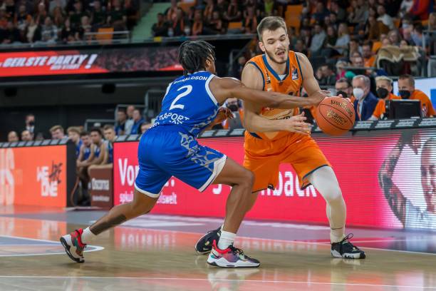 距不超过半 距不超过半